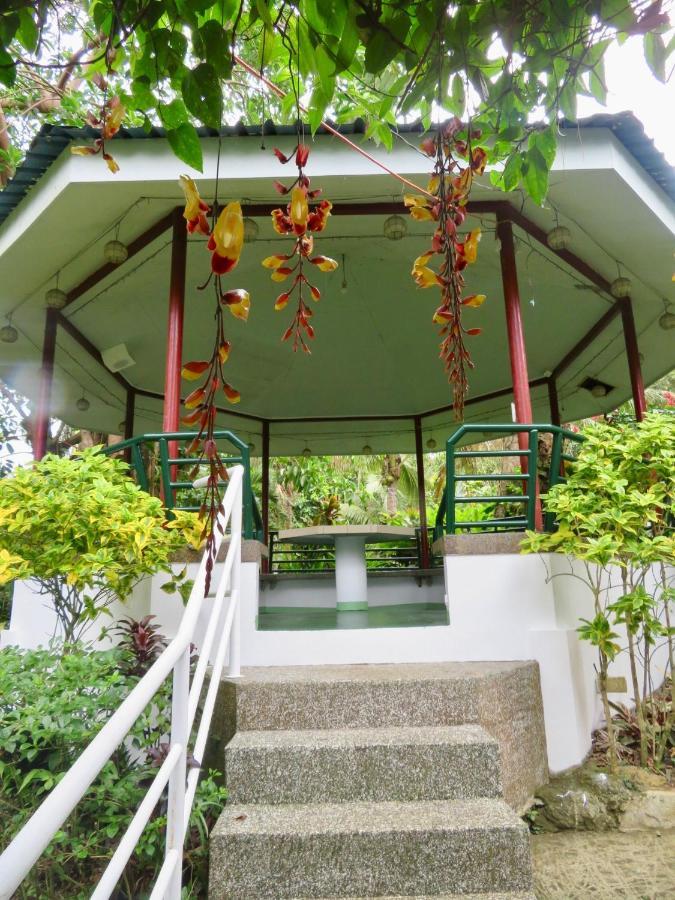 All Care Bed And Breakfast Tagaytay City Exterior photo